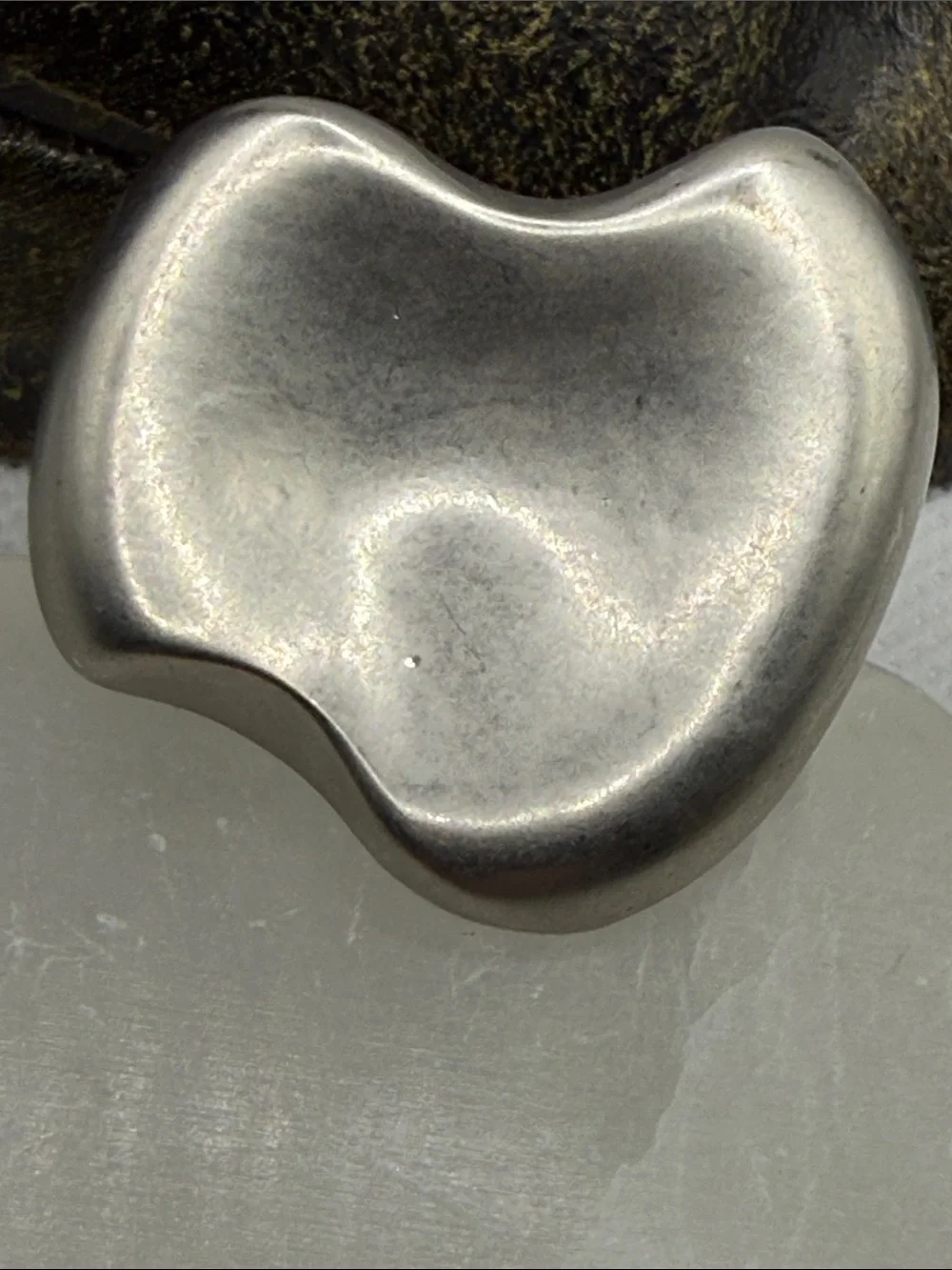 Contemporary modern huge Silver-Tone Abstract Ring Sz 9.5 unusual bean